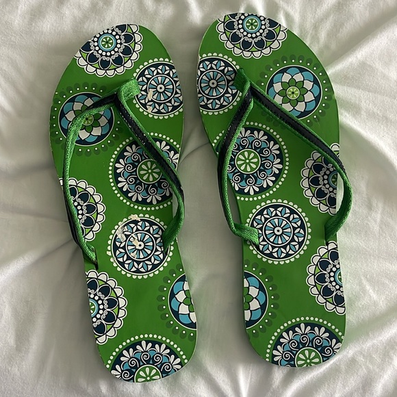 Vera Bradley Flip Flops 3 pair - Picture 4 of 8